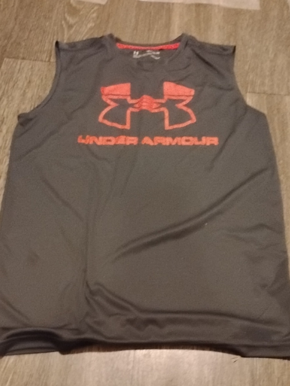 Under Armour Grey Sleeveless Shirt In Size Youth Large